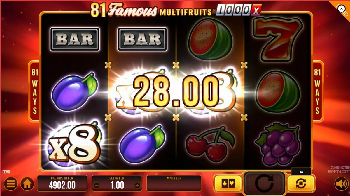 Tampilan layar mesin slot 81 Famous Multifruits 1000 dengan simbol buah dan angka 7